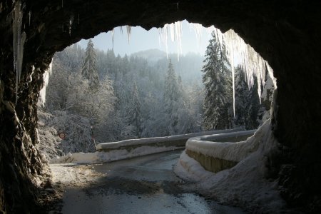 Пещера зимой