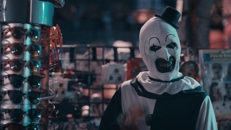 Ужасающий 2 terrifier 2 2022