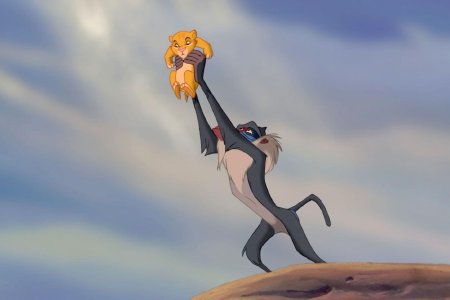 Король лев держит симбу