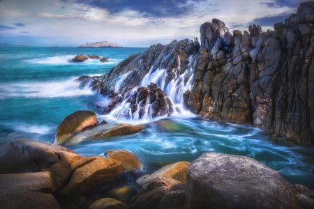 Море скалы
