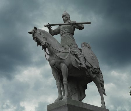 Святослав игоревич памятник