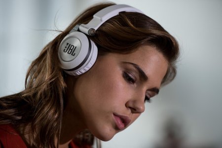 Беспроводные наушники jbl