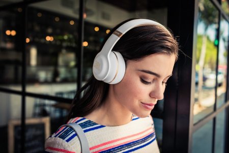 Беспроводные наушники jbl