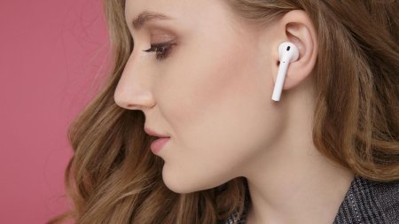 Apple airpods в ушах