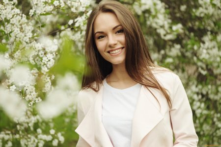 Улыбка девушка волосы