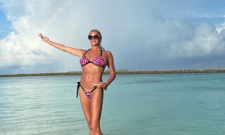 Анастасия волочкова в молодости в купальнике