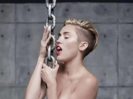 Wrecking ball майли сайрус
