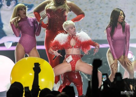 Майли сайрус bangerz tour