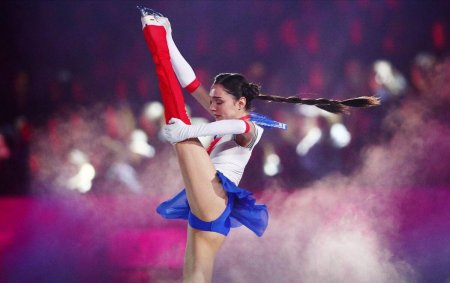 Евгения медведева фигуристка