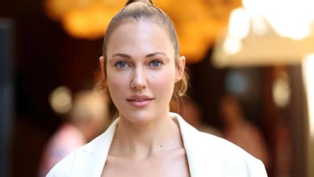 Meryem uzerli