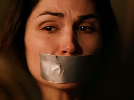 Чарли мёрфи актриса tape gagged