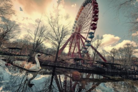 Заброшенный парк аттракционов spreepark