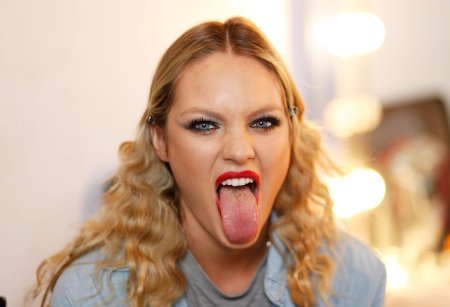 Taylor swift tongue