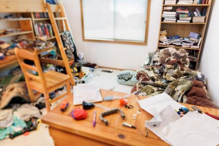 Творческий беспорядок в комнате